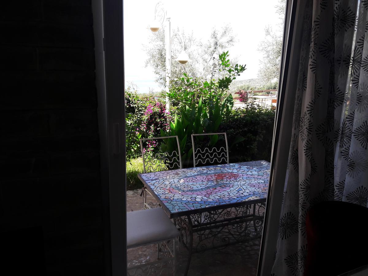 Olives Residence Dhermi Bagian luar foto