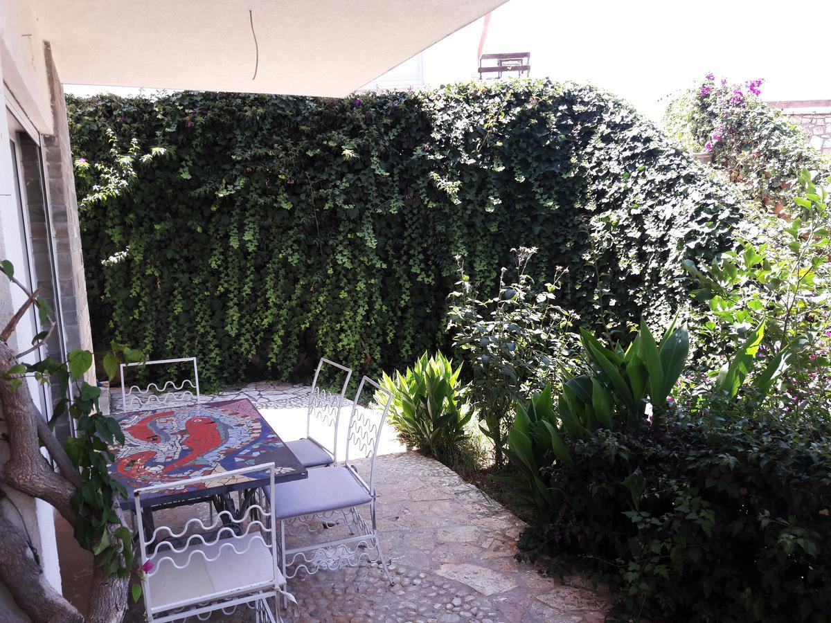 Olives Residence Dhermi Bagian luar foto