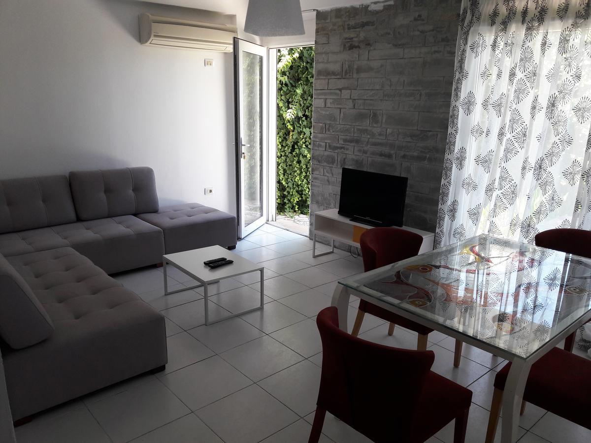 Olives Residence Dhermi Bagian luar foto