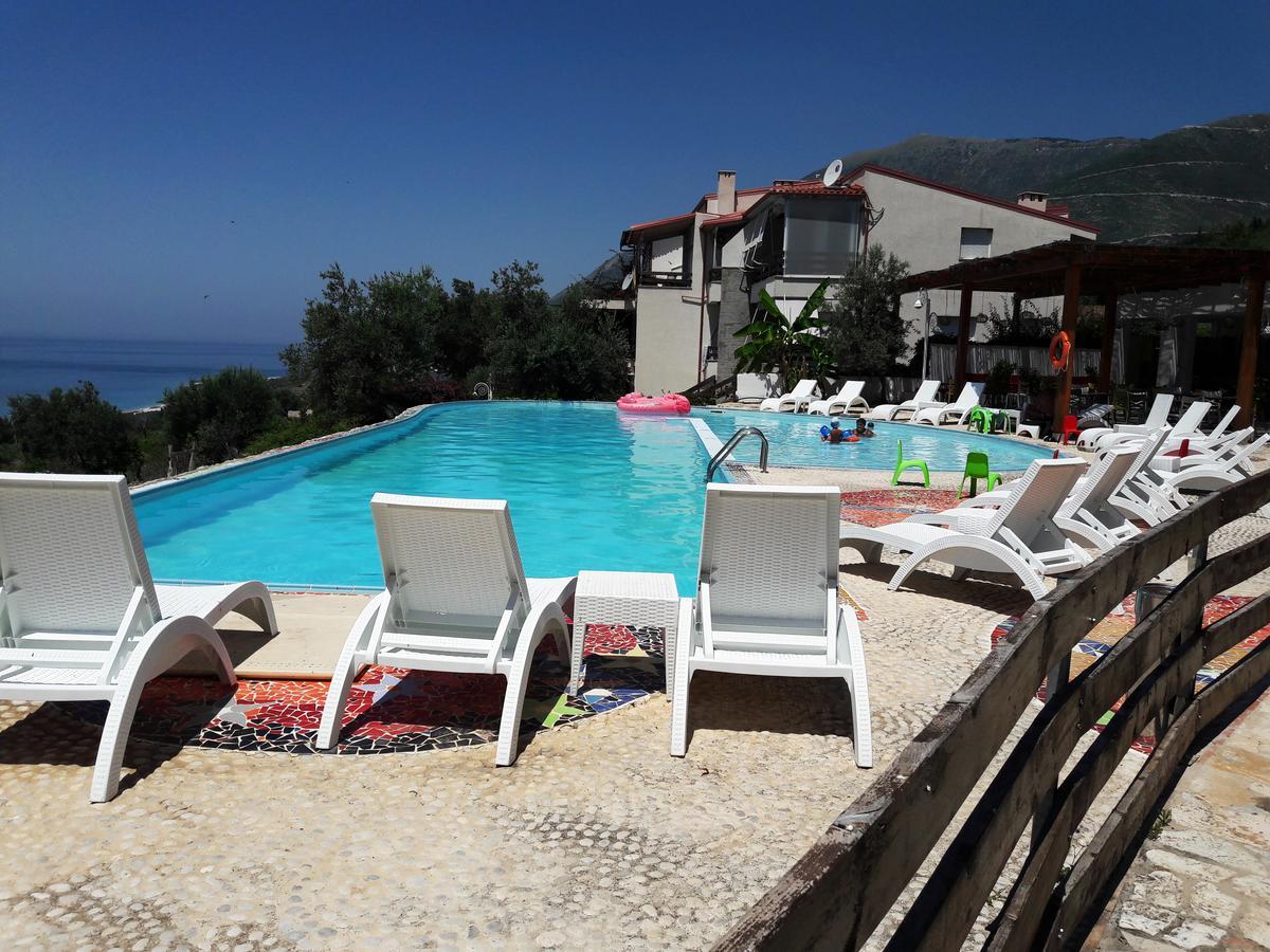 Olives Residence Dhermi Bagian luar foto