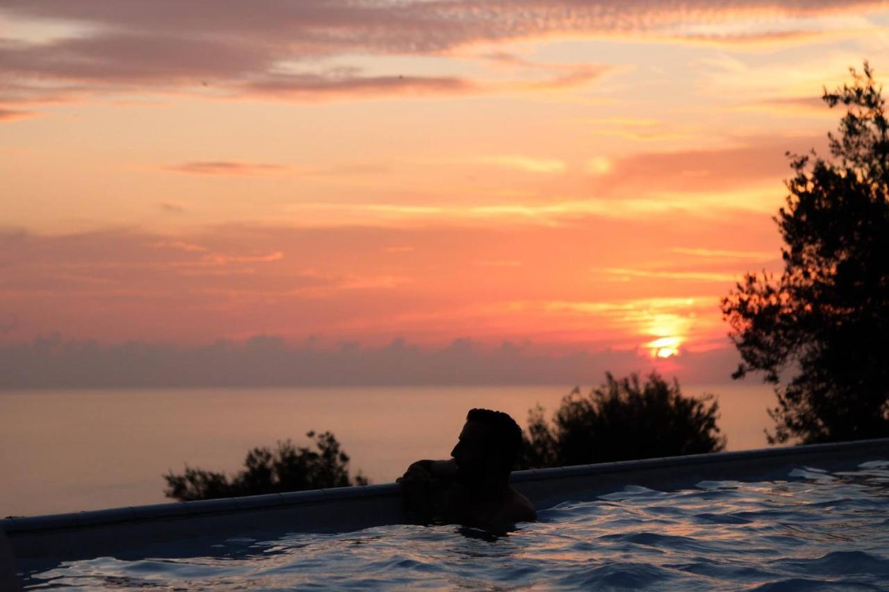 Olives Residence Dhermi Bagian luar foto
