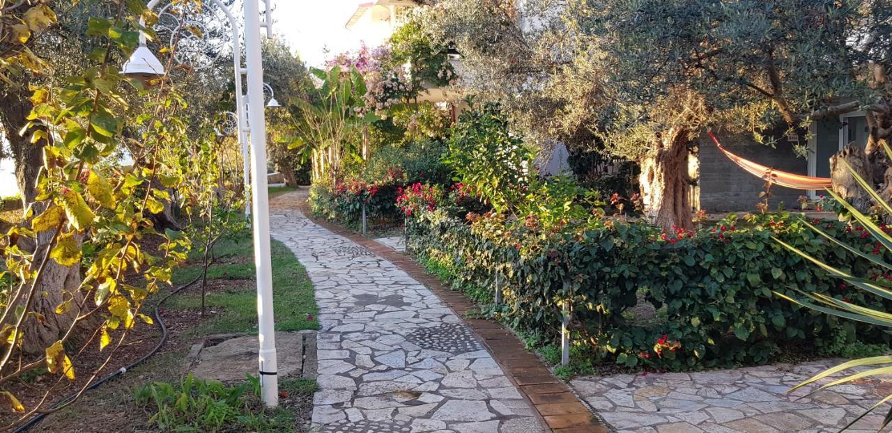 Olives Residence Dhermi Bagian luar foto