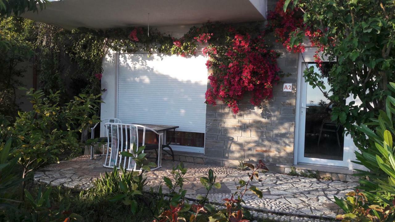 Olives Residence Dhermi Bagian luar foto
