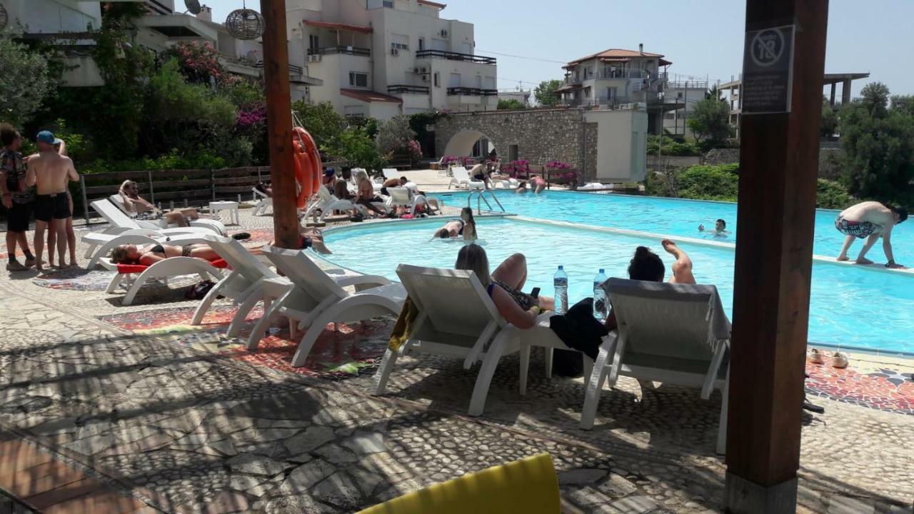 Olives Residence Dhermi Bagian luar foto