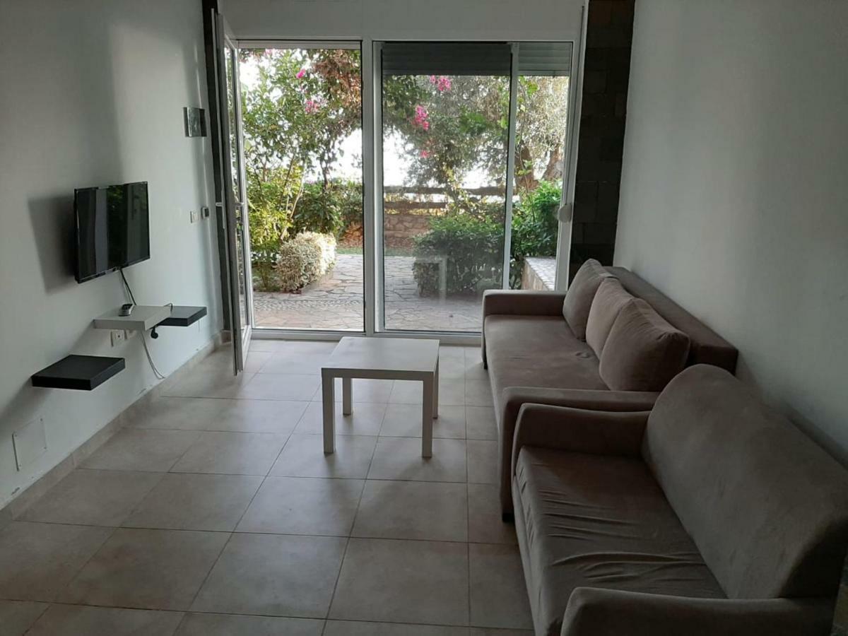 Olives Residence Dhermi Bagian luar foto