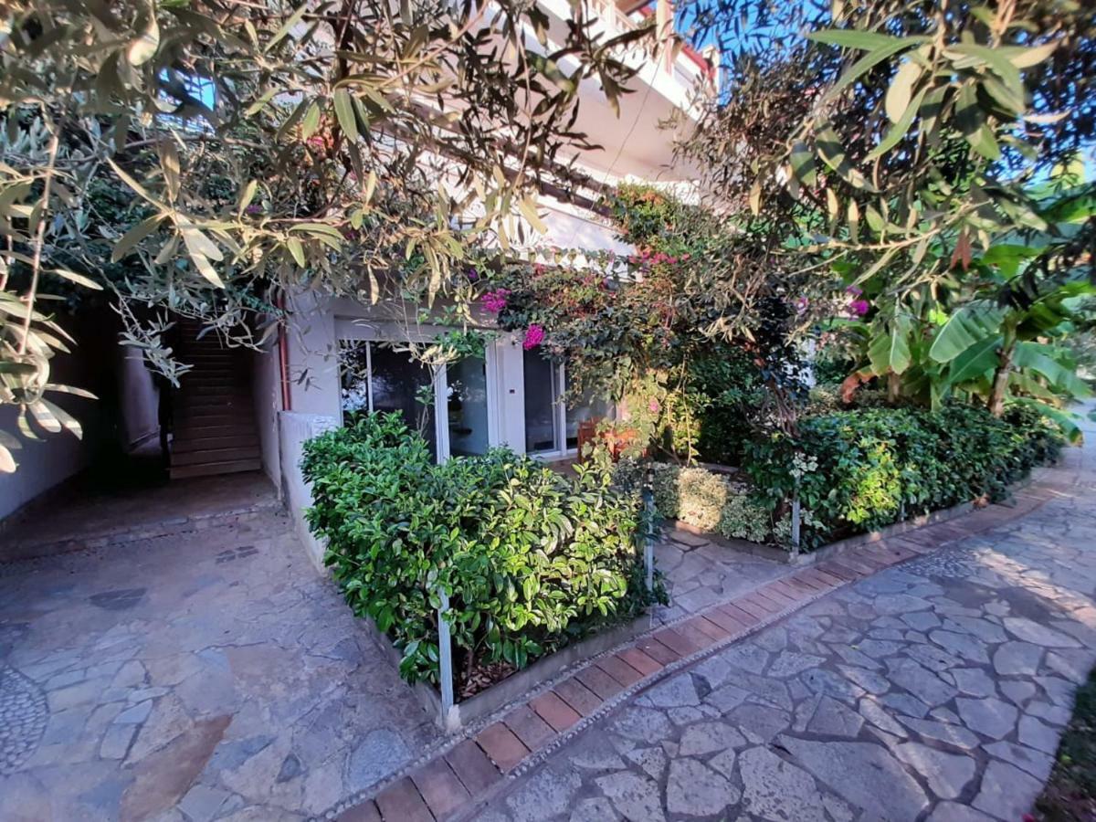 Olives Residence Dhermi Bagian luar foto