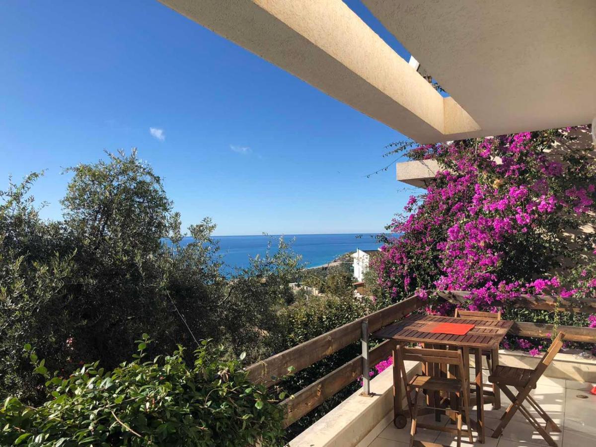 Olives Residence Dhermi Bagian luar foto