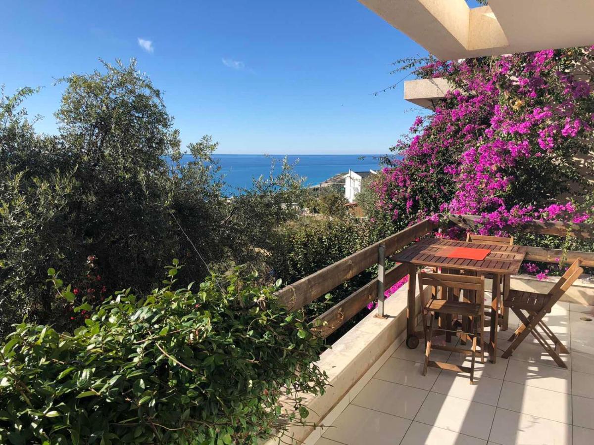 Olives Residence Dhermi Bagian luar foto